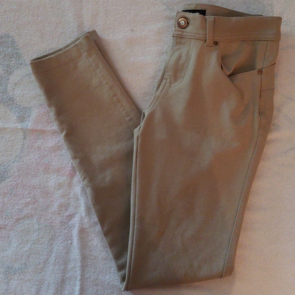 Size small stretchy skinny jeans